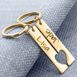 Engraved keychains with heart shape